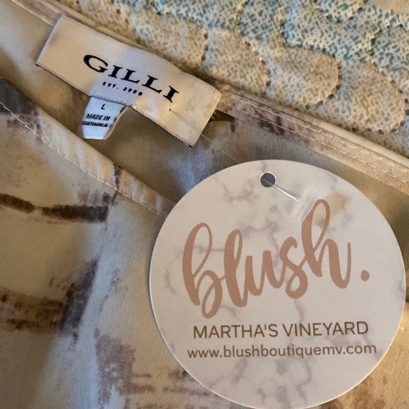 Lavender and cream 1/2 shoulder blouse L NWT - Picture 3 of 3